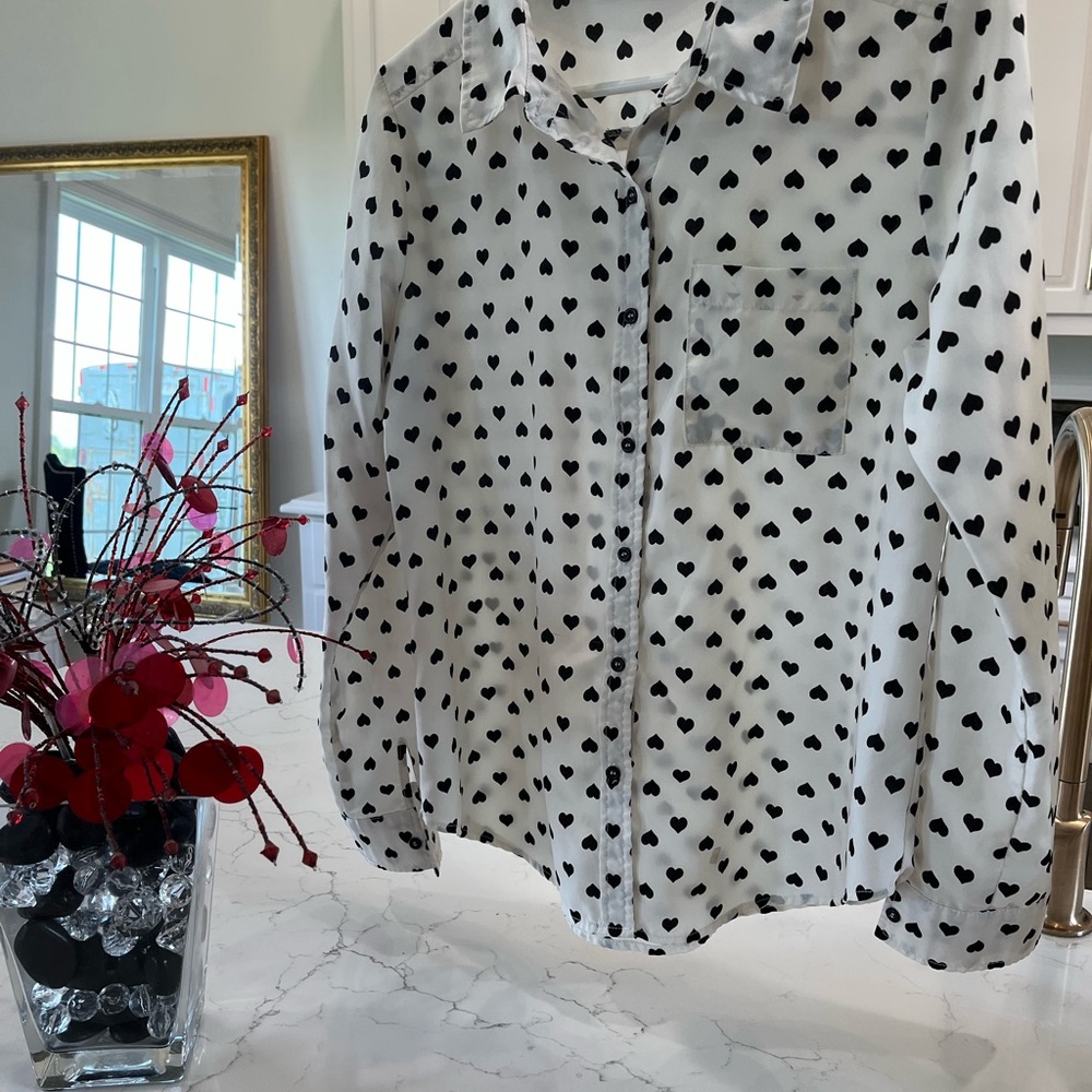 Dolled Up White and Black Heart Blouse